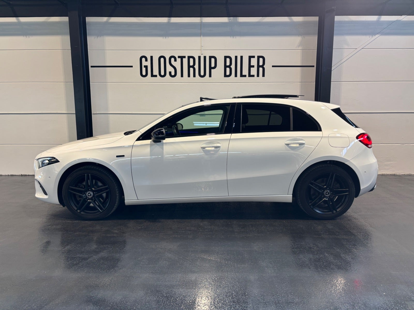Hvid Mercedes A250 e fra 2020