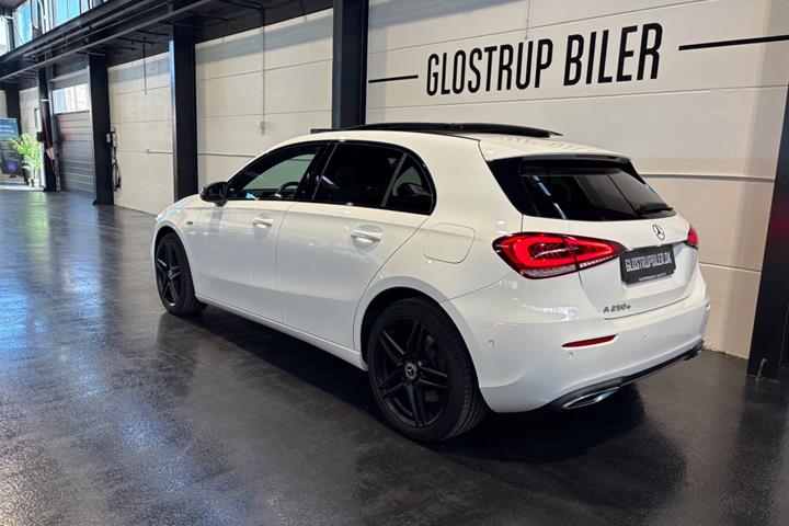 Hvid Mercedes A250 e fra 2020
