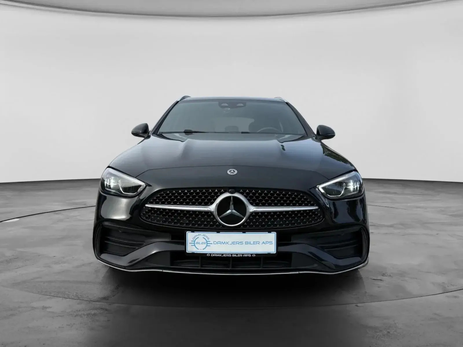 Sort Mercedes C220 d fra 2024