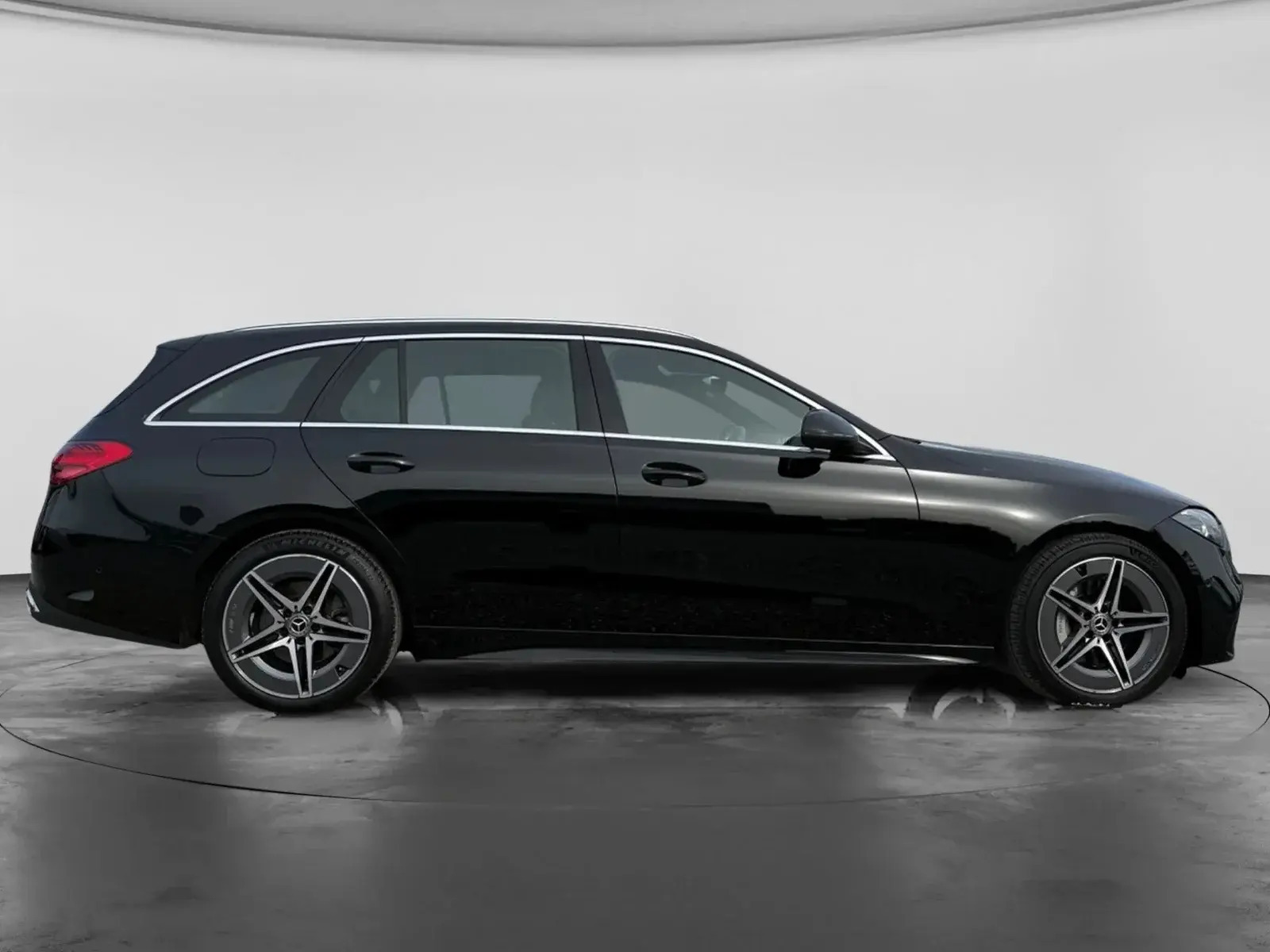 Sort Mercedes C220 d fra 2024