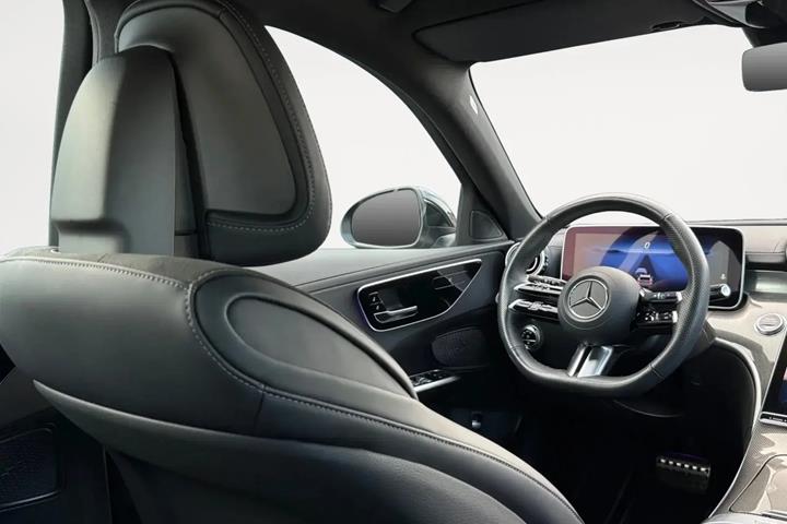 Sort Mercedes C220 d fra 2024