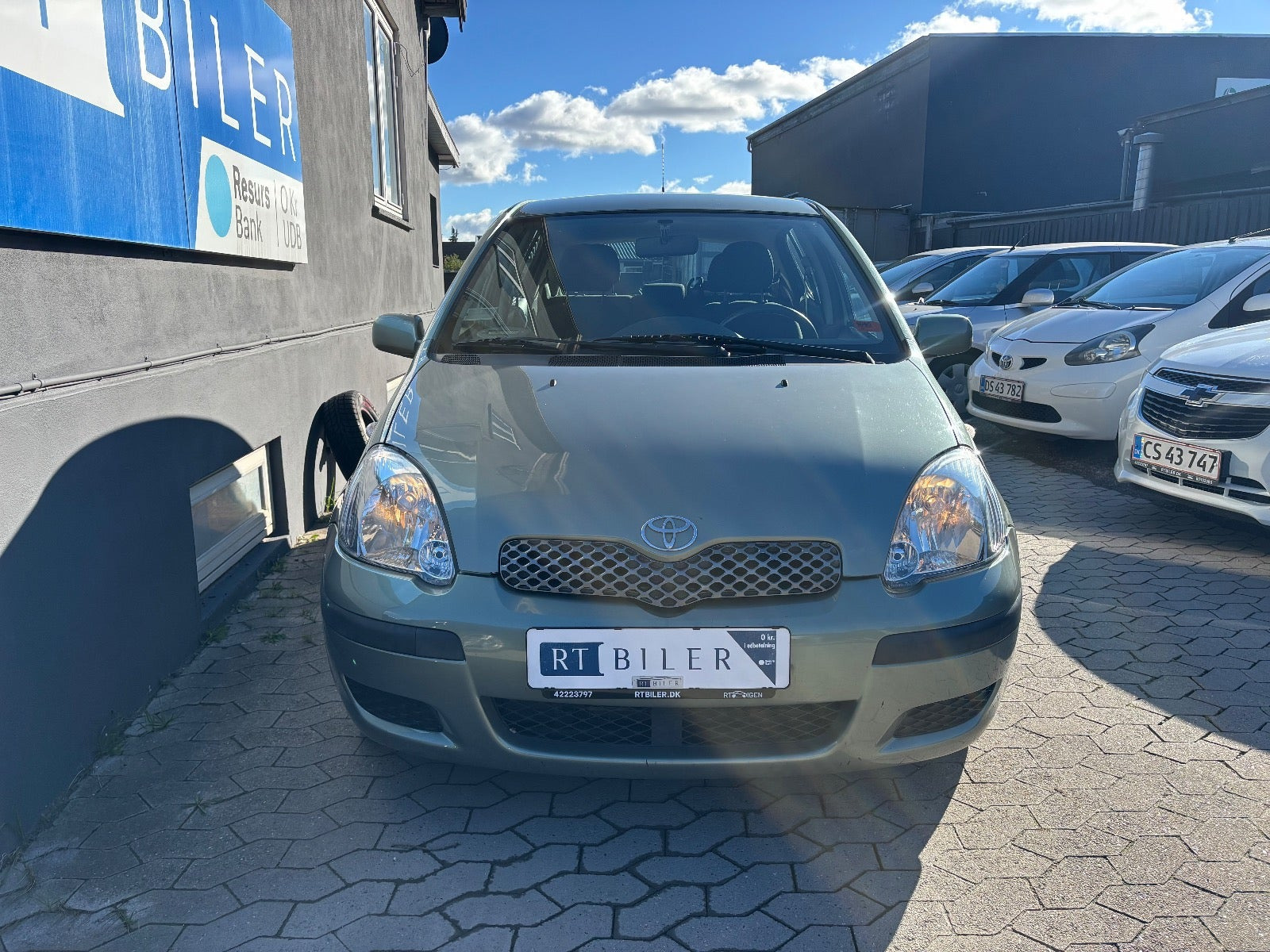 Hvid Toyota Yaris fra 2005