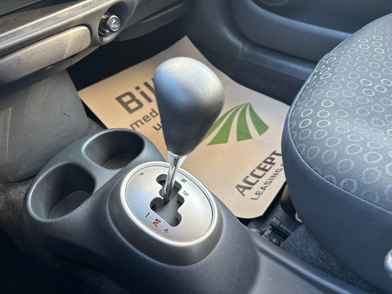 Hvid Toyota Yaris fra 2005