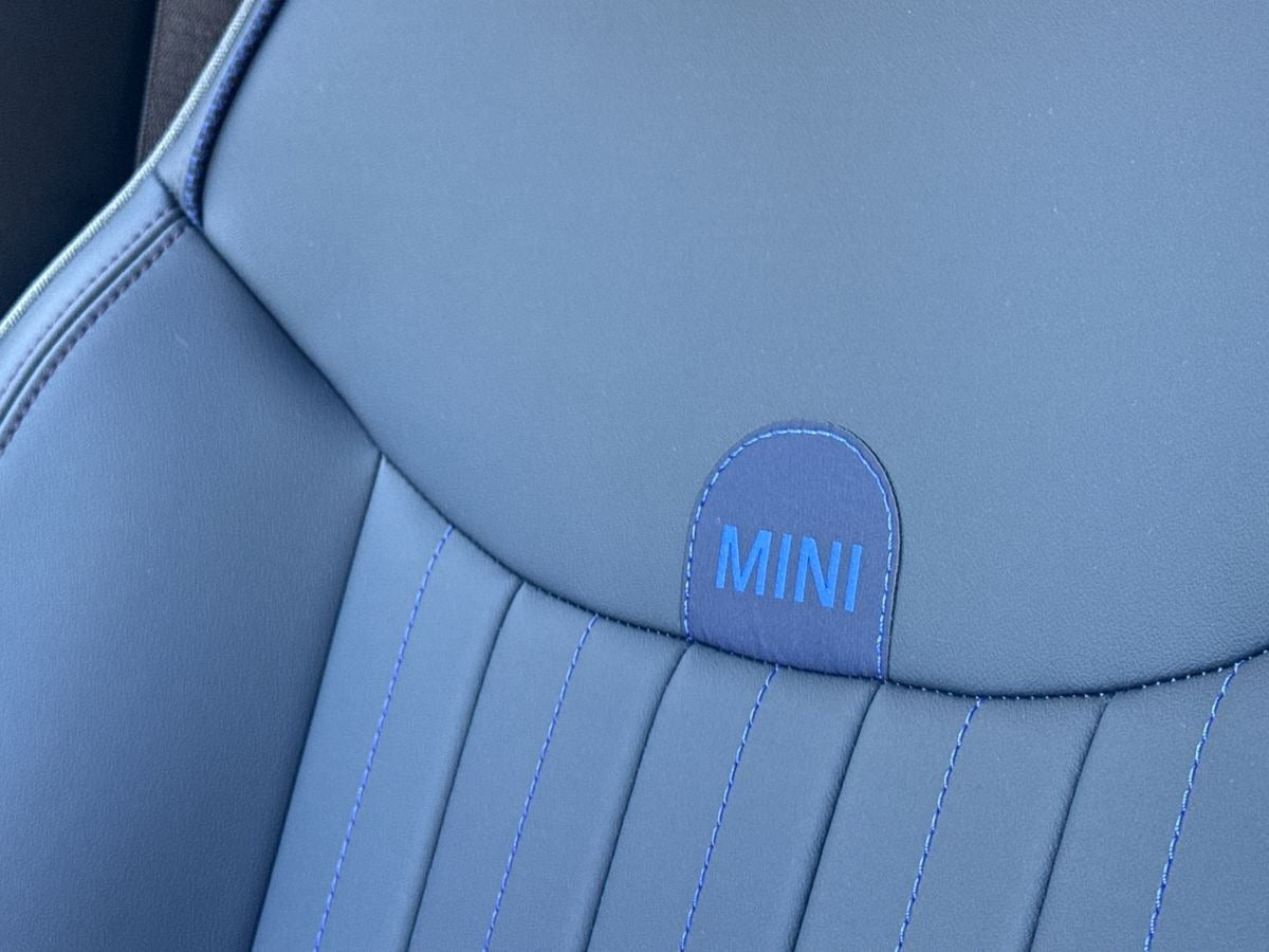 Grøn Mini Cooper E fra 2024