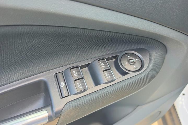 Hvid Ford Grand C-Max fra 2011