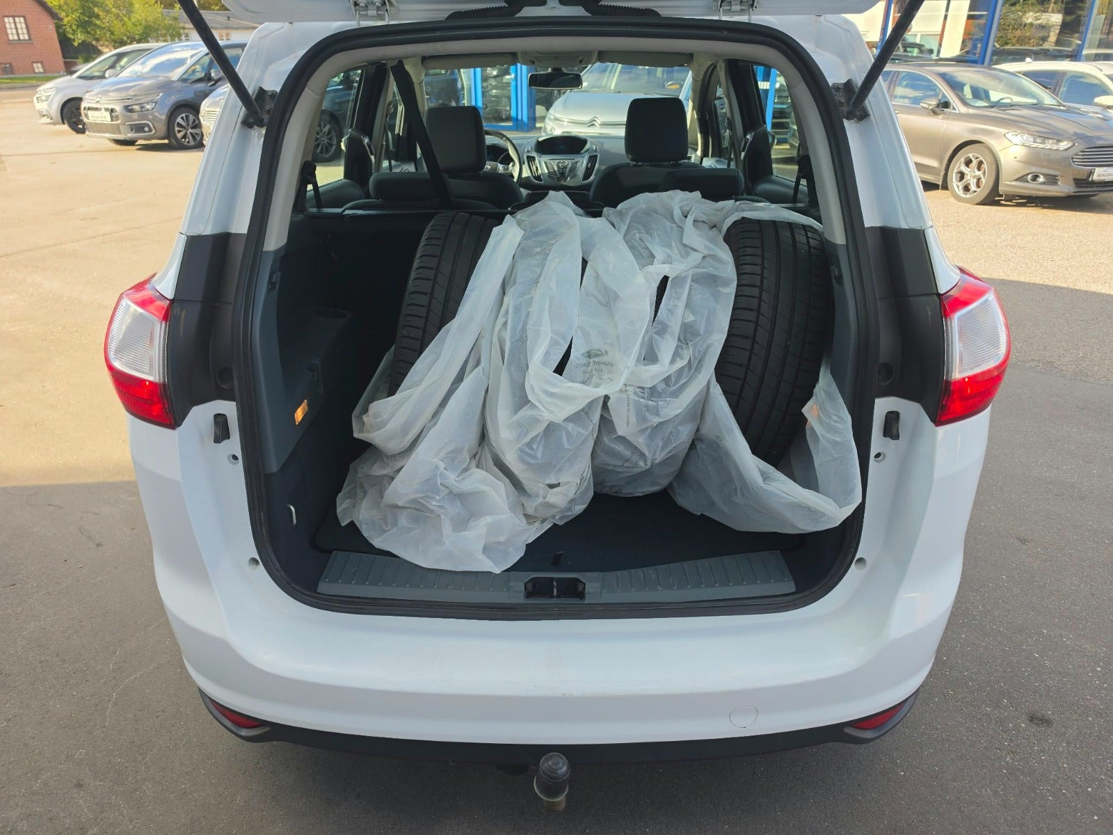Hvid Ford Grand C-Max fra 2011