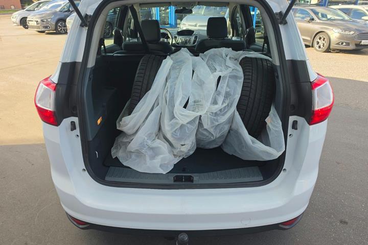 Hvid Ford Grand C-Max fra 2011