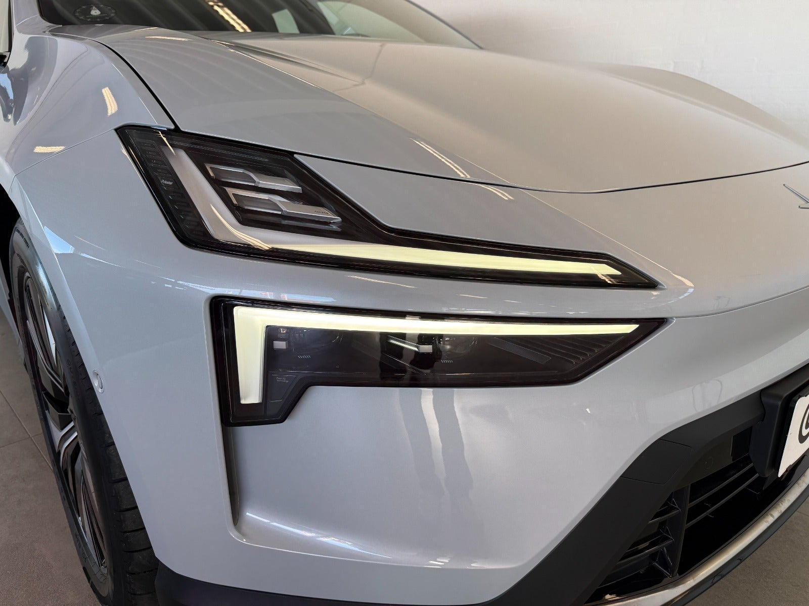 Sølv Polestar 4 fra 2026