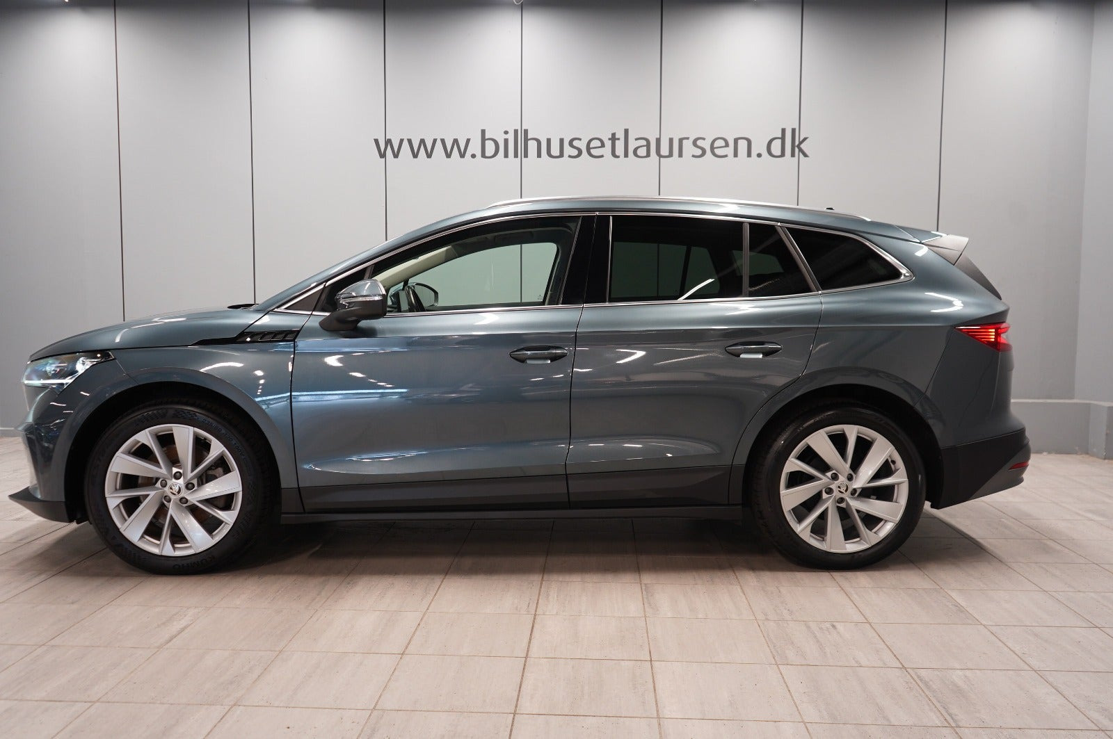 Grå Skoda Enyaq fra 2022