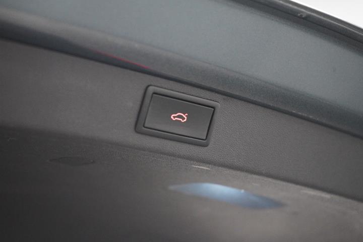 Grå Skoda Enyaq fra 2022