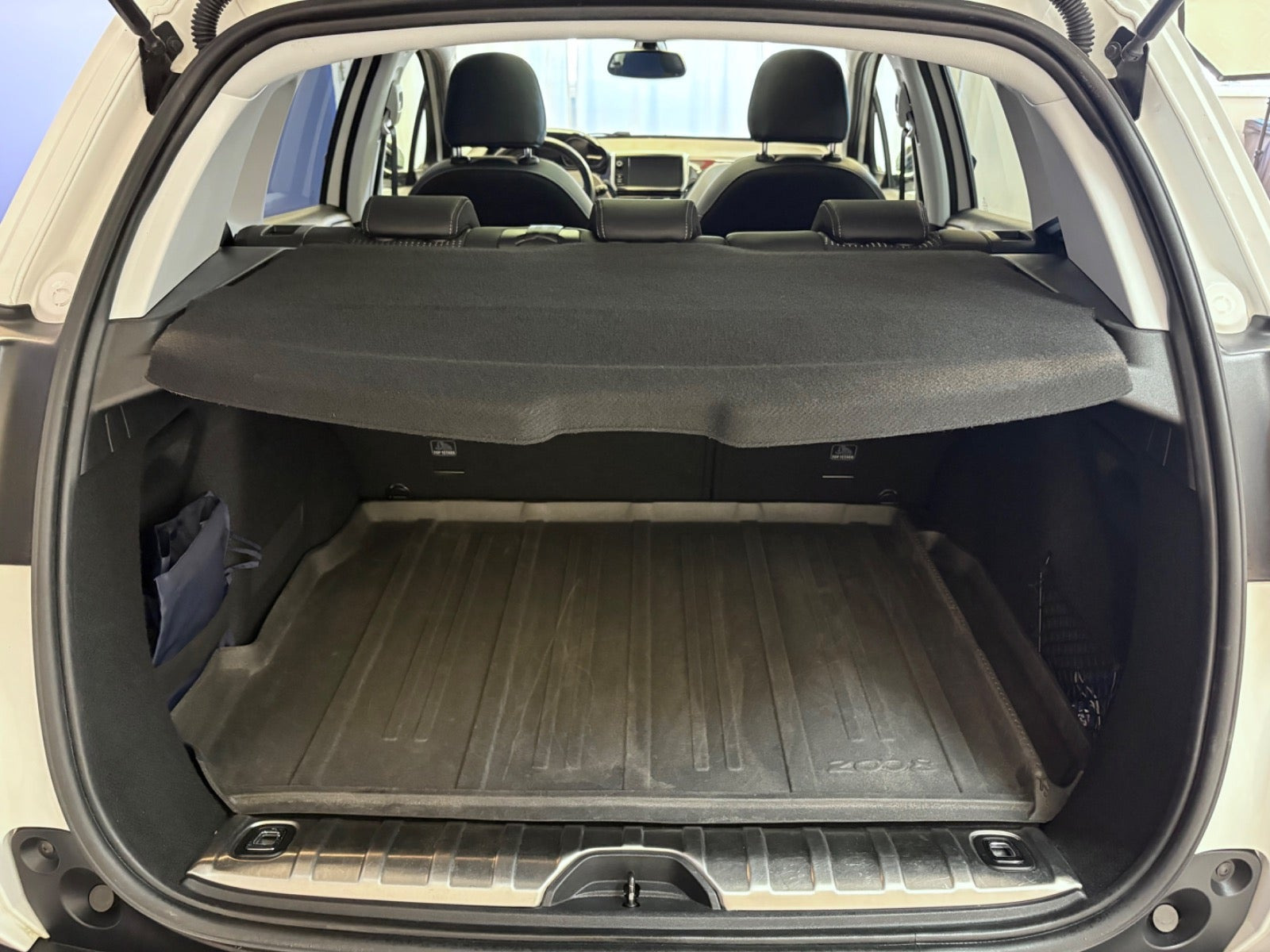 Hvid Peugeot 2008 fra 2017