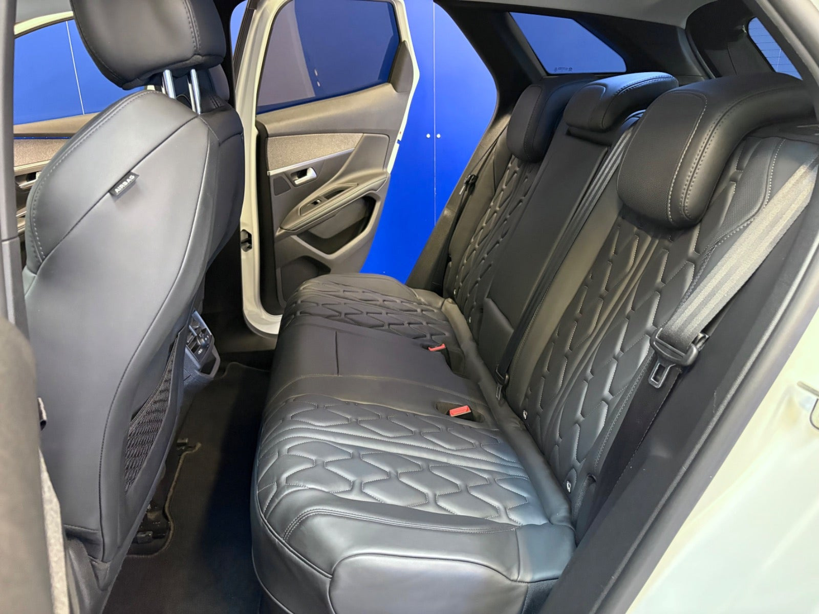Hvid Peugeot 3008 fra 2021
