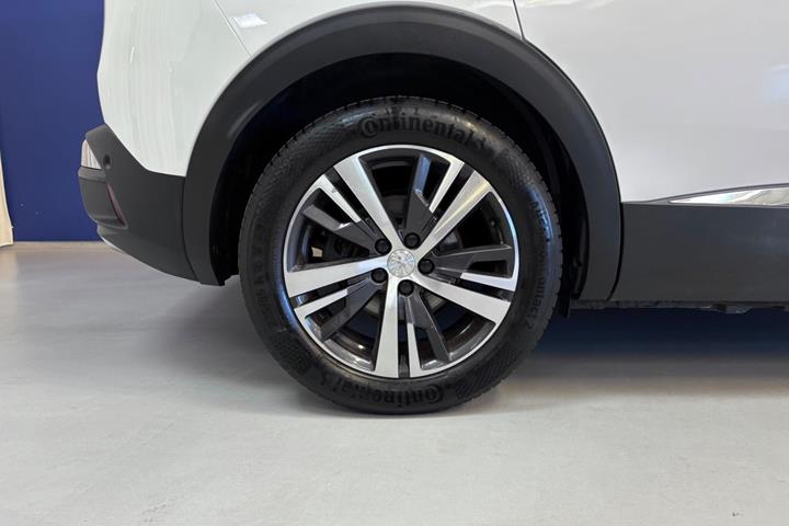 Hvid Peugeot 3008 fra 2021