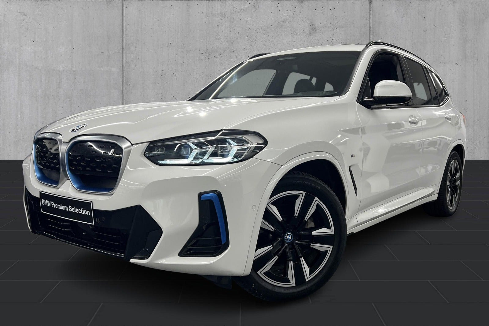 Hvid BMW iX3 fra 2023