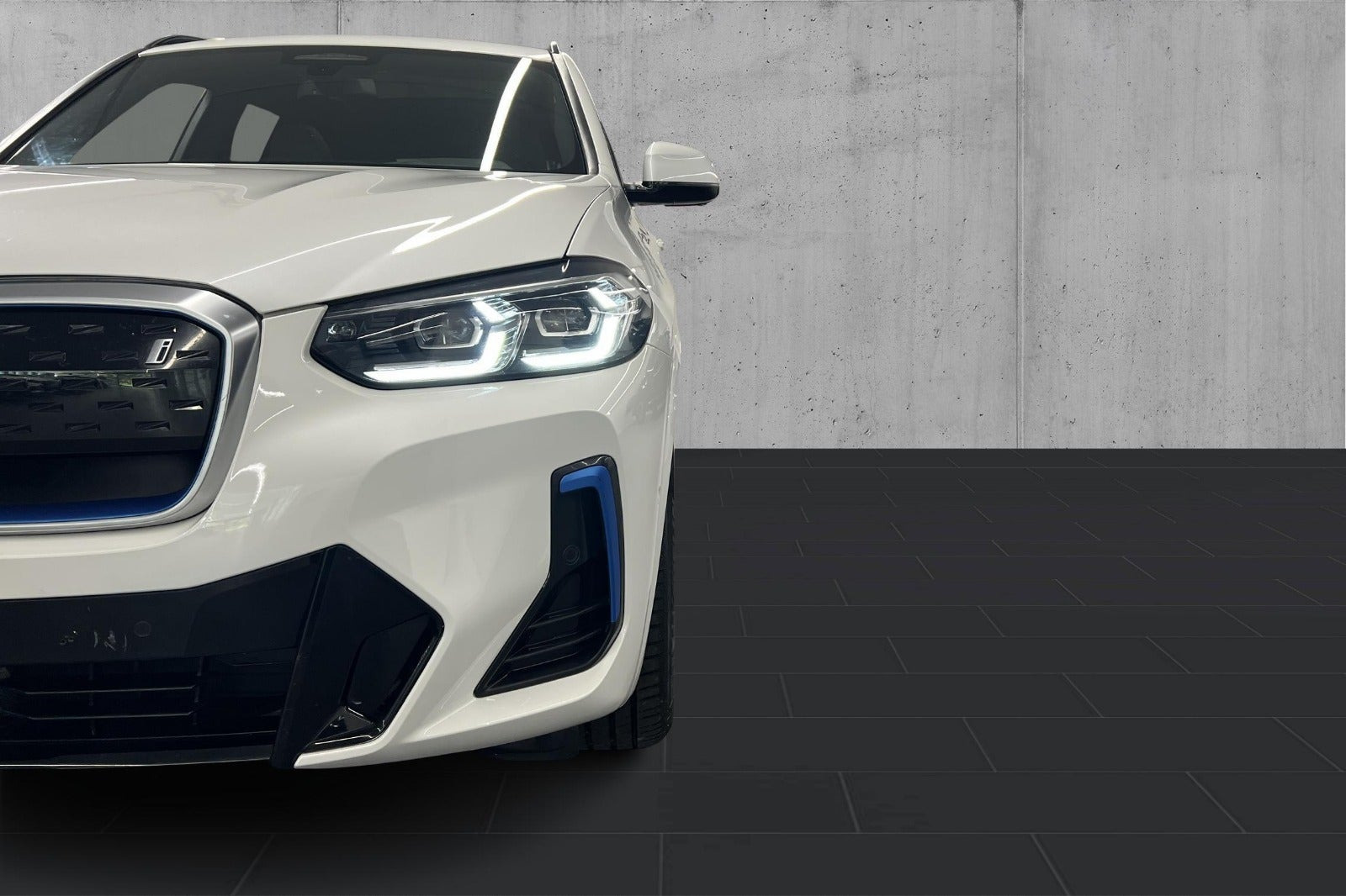 Hvid BMW iX3 fra 2023