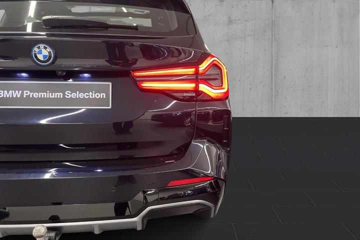 Sort BMW iX3 fra 2024
