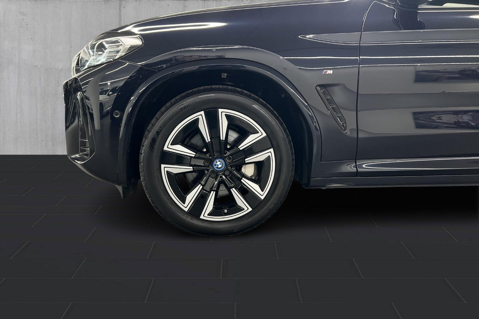 Sort BMW iX3 fra 2024