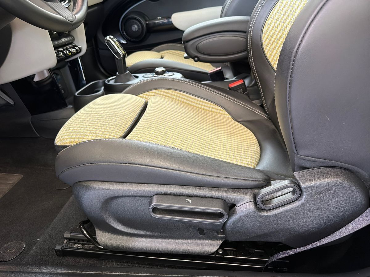 Grå Mini Cooper SE fra 2023