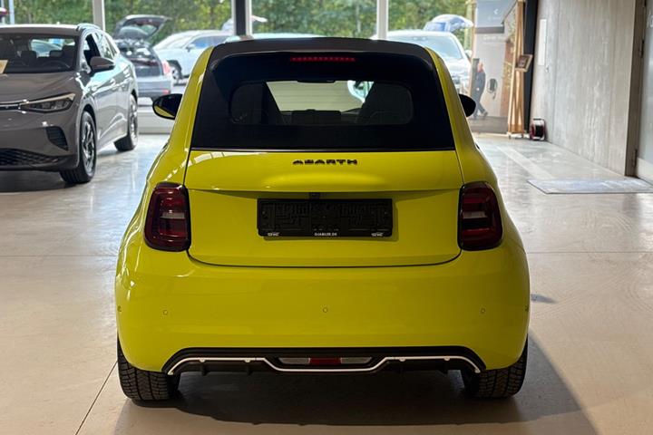 Gul Abarth 500e fra 2024