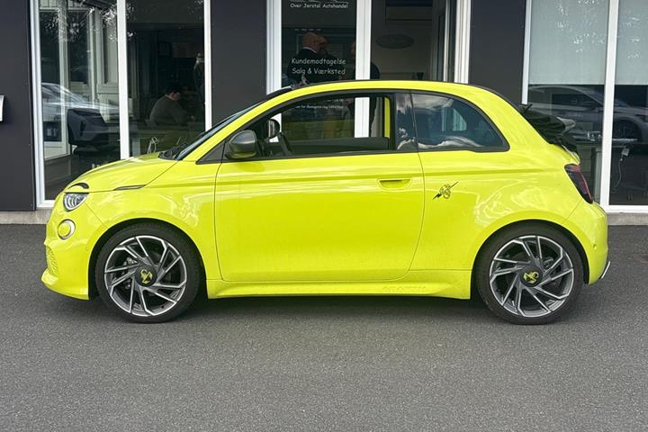 Gul Abarth 500e fra 2024