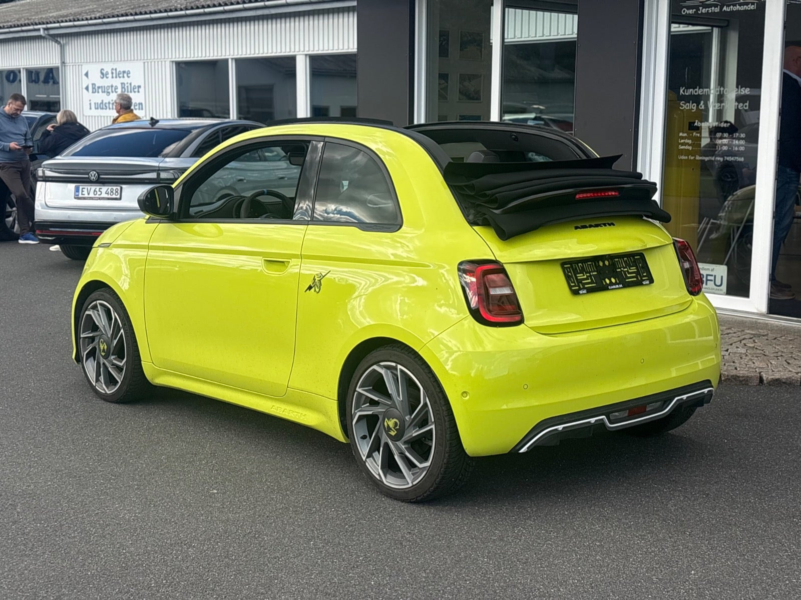 Gul Abarth 500e fra 2024