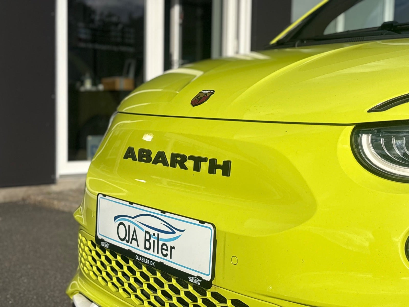 Gul Abarth 500e fra 2024