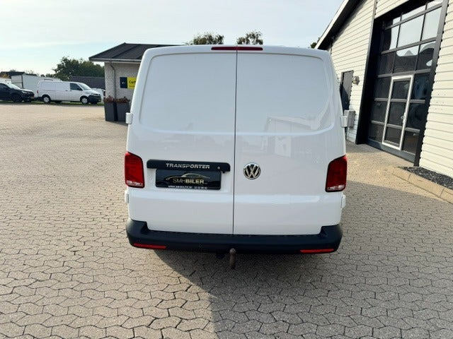 Hvid VW Transporter fra 2021
