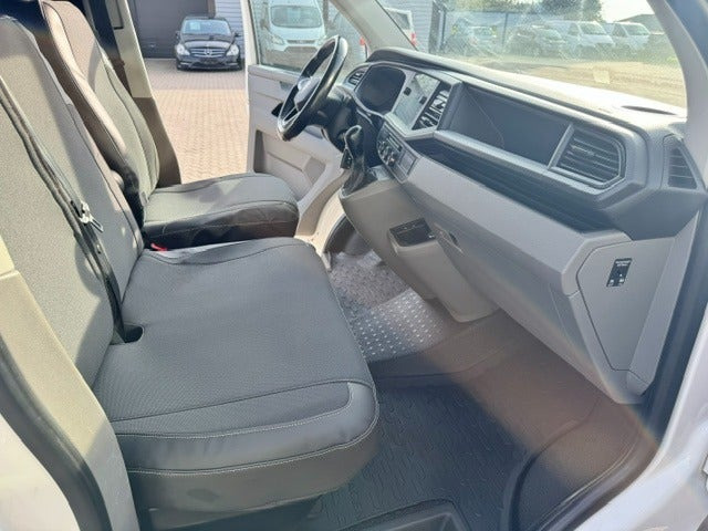 Hvid VW Transporter fra 2021