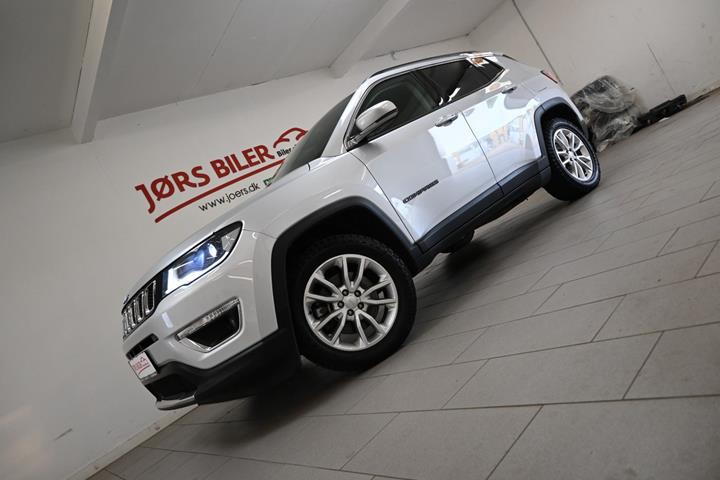 Sølv Jeep Compass fra 2020