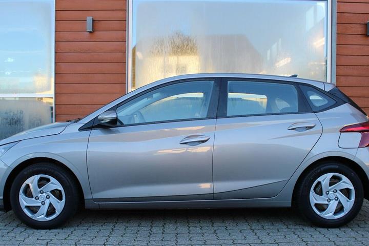 Orange Hyundai i20 fra 2022