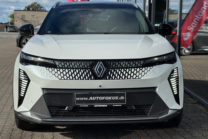 Hvid Renault Scenic E-Tech fra 2024