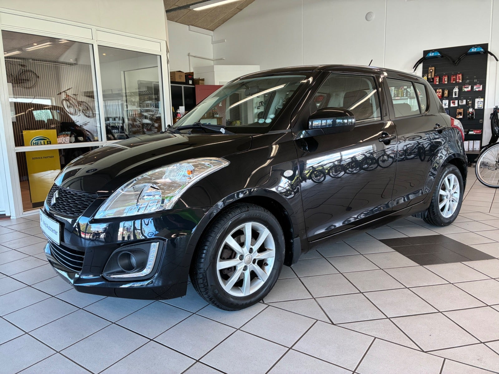 Sort Suzuki Swift fra 2014