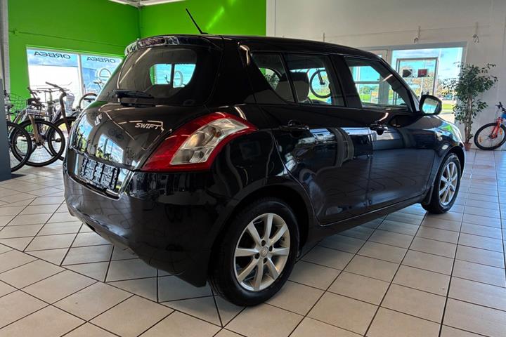Sort Suzuki Swift fra 2014
