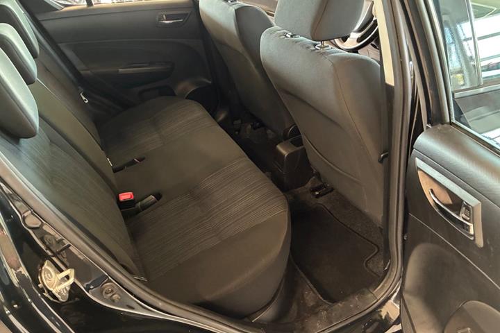 Sort Suzuki Swift fra 2014