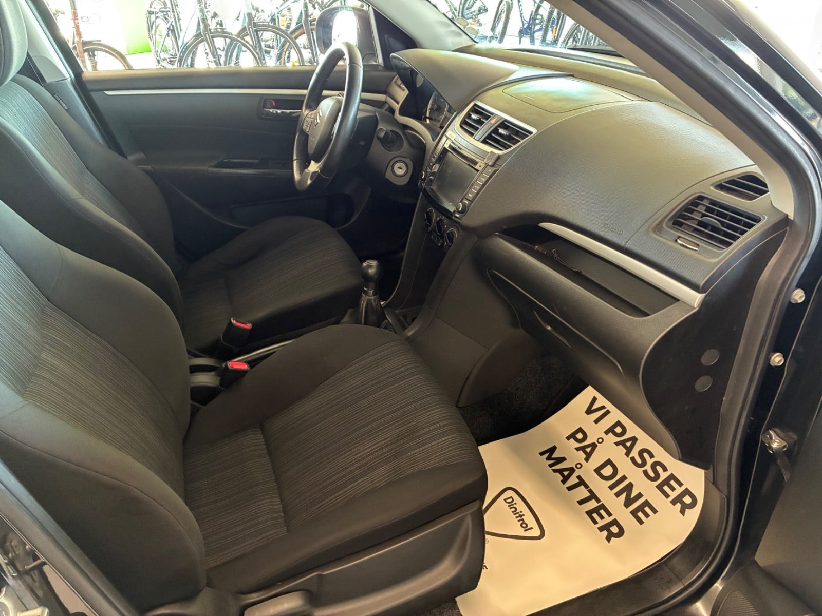Sort Suzuki Swift fra 2014