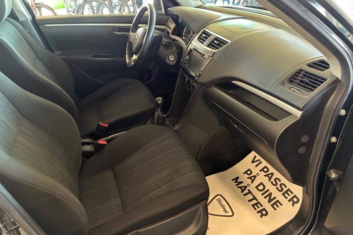 Sort Suzuki Swift fra 2014