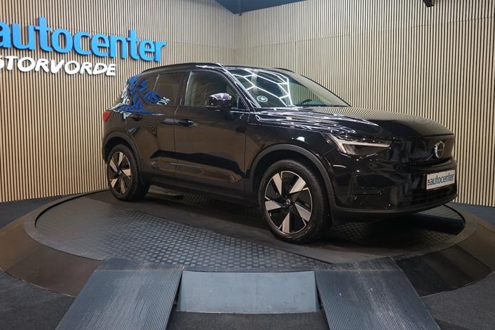 Sort Volvo XC40 fra 2024