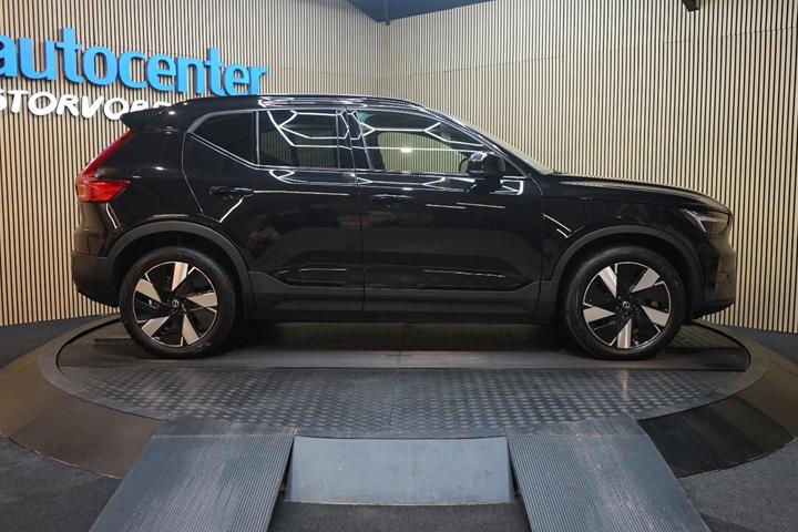 Sort Volvo XC40 fra 2024