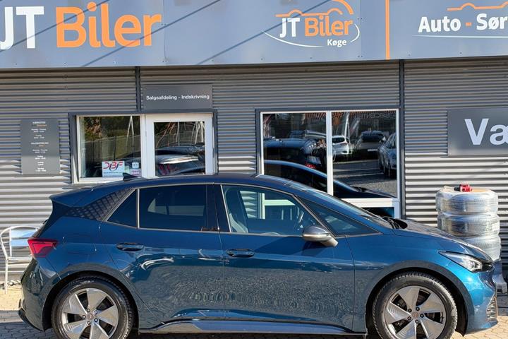 Blå Cupra Born fra 2022