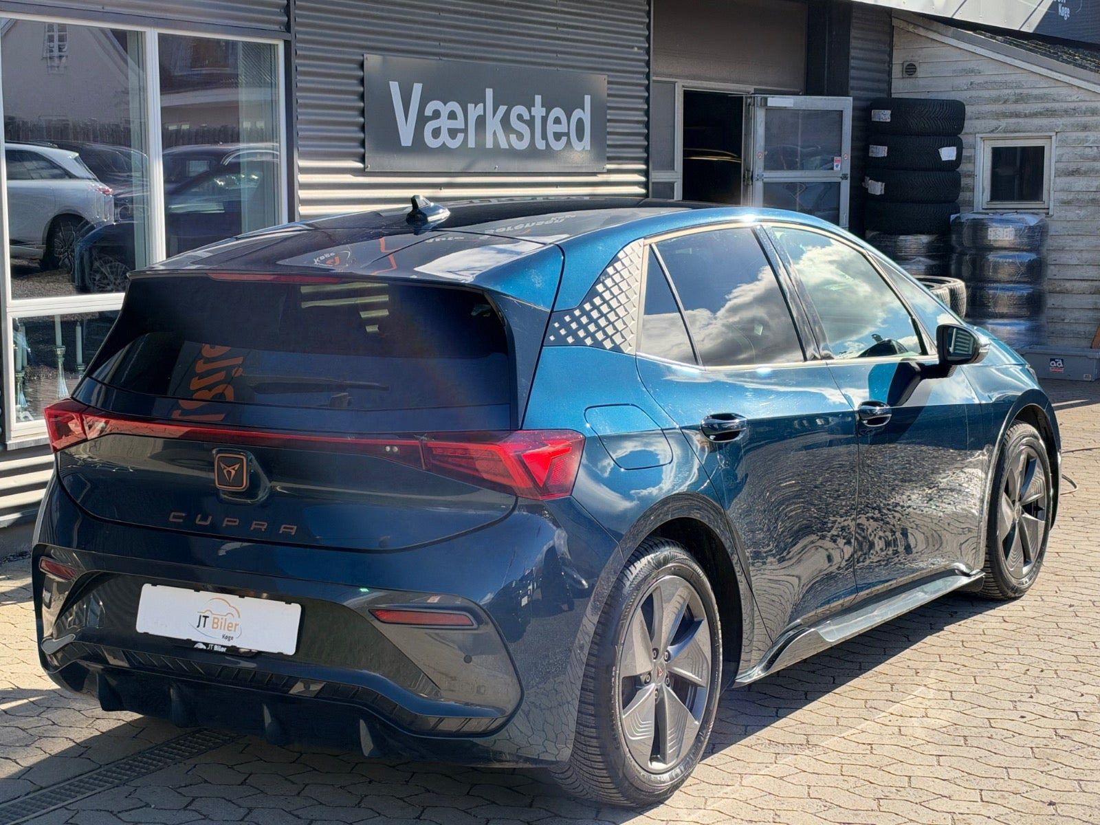 Blå Cupra Born fra 2022