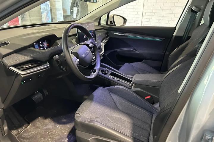 Sølv Skoda Elroq fra 2025