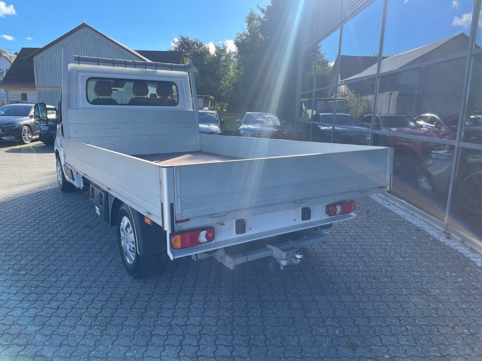 Hvid Opel Movano fra 2023