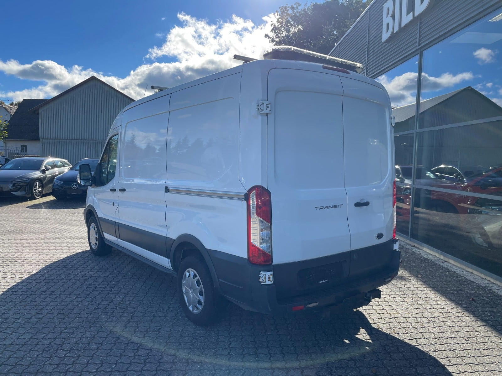Hvid Ford Transit 350 L2 Van fra 2017
