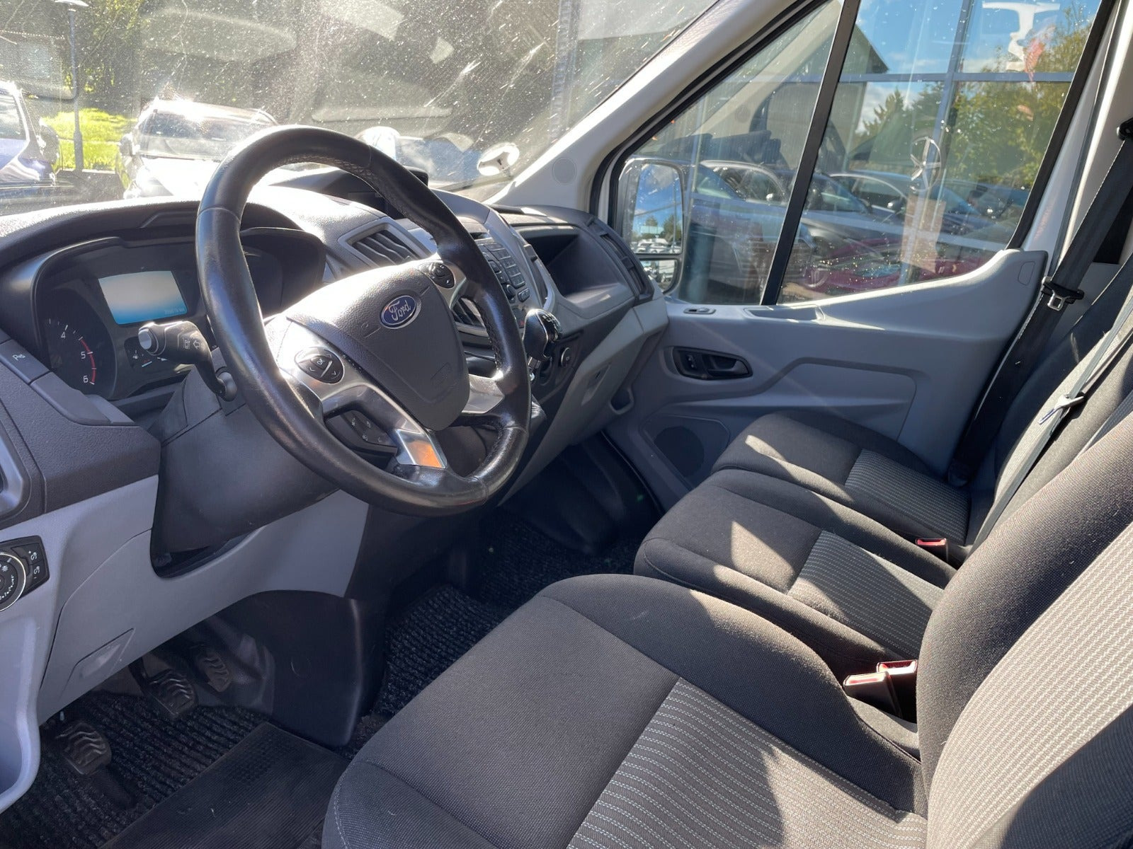 Hvid Ford Transit 350 L2 Van fra 2017