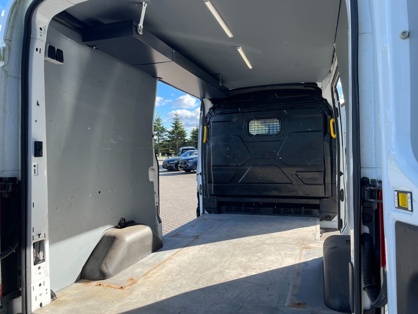 Hvid Ford Transit 350 L2 Van fra 2017