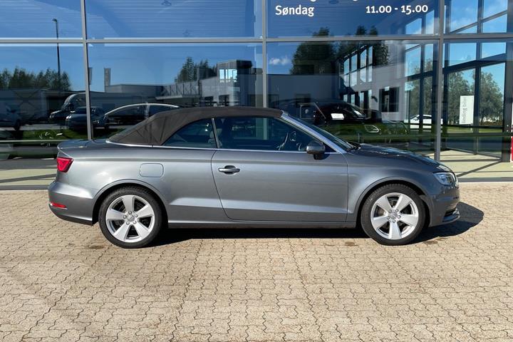 Grå Audi A3 fra 2015
