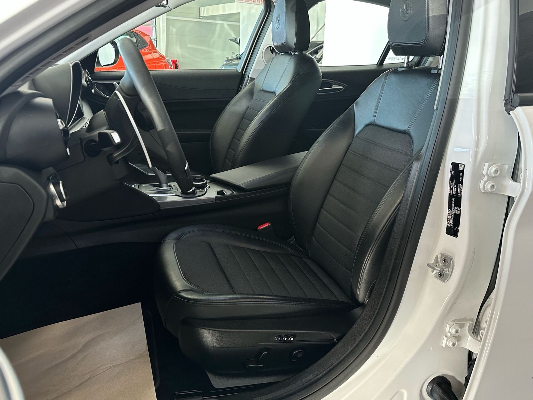 Hvid Alfa Romeo Giulia fra 2018