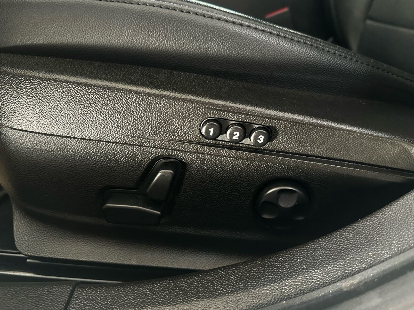 Hvid Alfa Romeo Giulia fra 2018