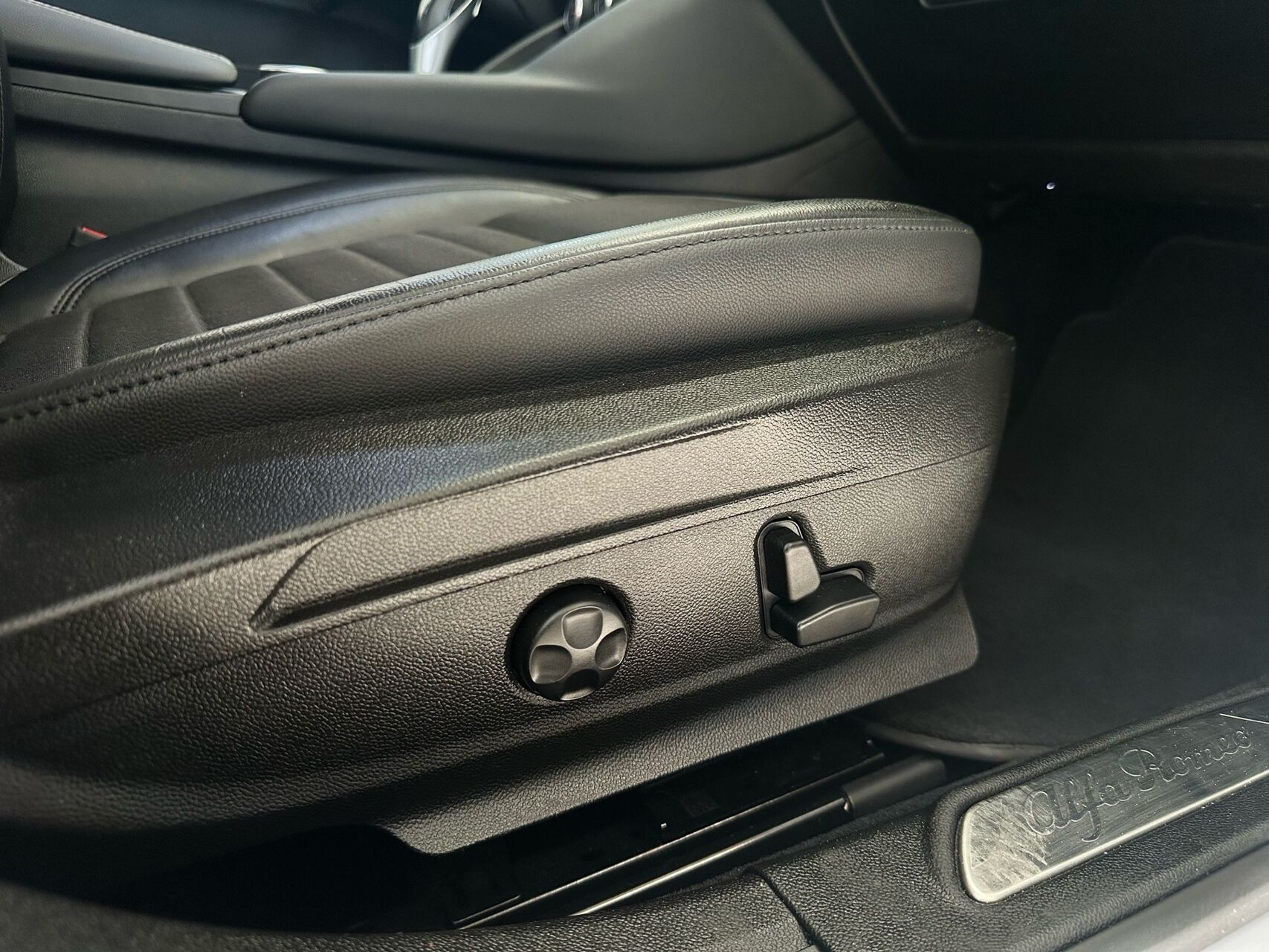 Hvid Alfa Romeo Giulia fra 2018