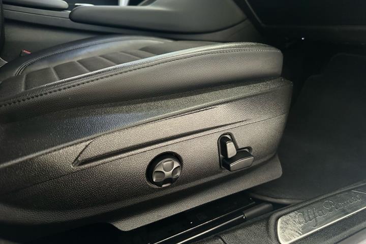 Hvid Alfa Romeo Giulia fra 2018